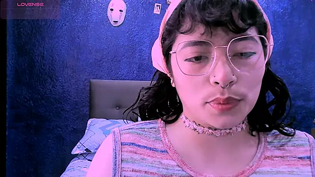 NinaYellow online show from September 2025 12:52:02 PM