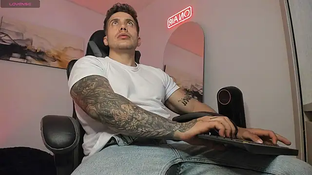 LucianSinclair online show from December 2024 12:39:02 AM