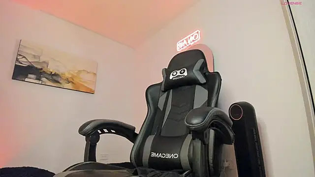 LucianSinclair online show from December 2024 03:42:01 AM