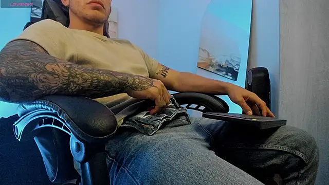 LucianSinclair online show from January 2025 03:23:01 AM