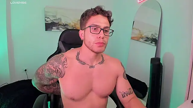 LucianSinclair online show from February 2025 12:19:02 AM