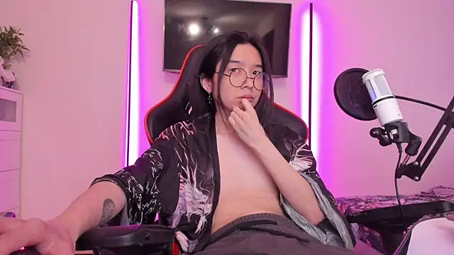 wexlee7 online show from November 2025 10:18:01 AM