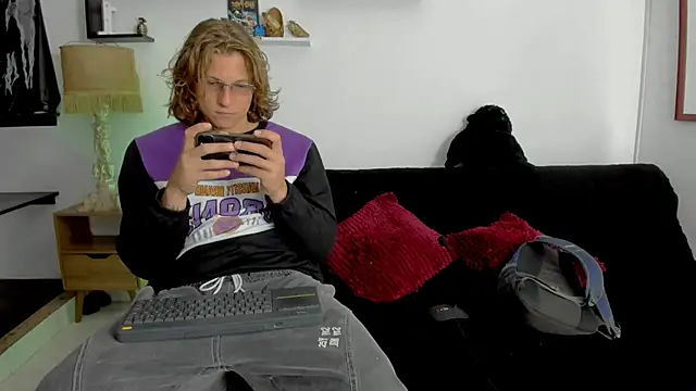 Snapshot of Tom_Krakow chatting on January 2025 08:37:01 PM Tom Krakow online show from January 2025 08:37:01 PM