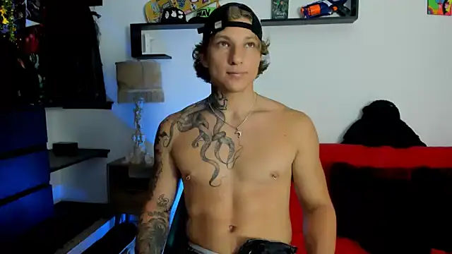 Snapshot of Tom_Krakow chatting on February 2025 07:59:02 PM Tom Krakow online show from February 2025 07:59:02 PM