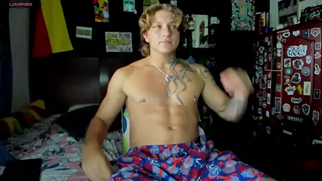 Snapshot of Tom_Krakow chatting on September 2025 06:33:02 PM Tom Krakow online show from September 2025 06:33:02 PM