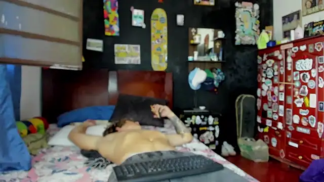 Snapshot of Tom_Krakow chatting on September 2025 06:46:01 PM Tom Krakow online show from September 2025 06:46:01 PM