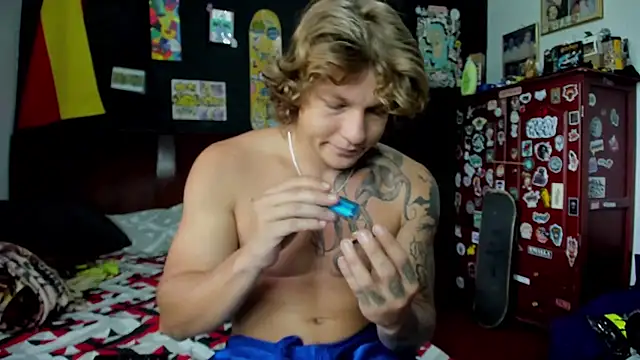 Snapshot of Tom_Krakow chatting on October 2025 04:30:01 PM Tom Krakow online show from October 2025 04:30:01 PM