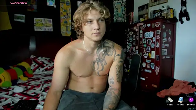 Snapshot of Tom_Krakow chatting on October 2025 09:09:02 PM Tom Krakow online show from October 2025 09:09:02 PM