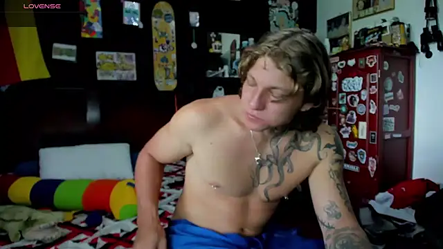 Snapshot of Tom_Krakow chatting on November 2025 06:21:01 PM Tom Krakow online show from November 2025 06:21:01 PM