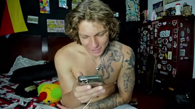 Snapshot of Tom_Krakow chatting on November 2025 09:11:01 PM Tom Krakow online show from November 2025 09:11:01 PM