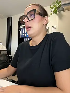 Hii Lolla online show from September 2025 06:57:02 AM