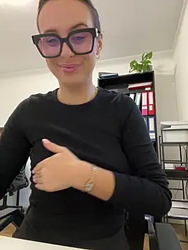 Hii Lolla online show from December 2025 07:13:02 AM