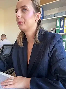 Hii Lolla online show from March 2026 07:24:02 AM