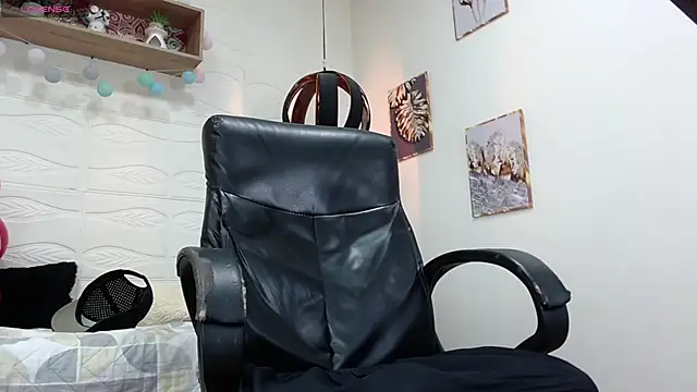 DmitriSanders online show from February 2025 10:52:02 PM