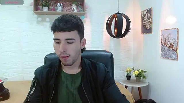 DmitriSanders online show from March 2025 08:32:02 PM