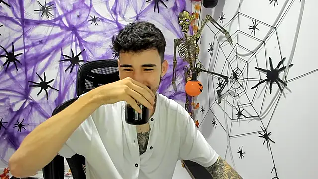 DmitriSanders online show from October 2025 10:38:01 PM