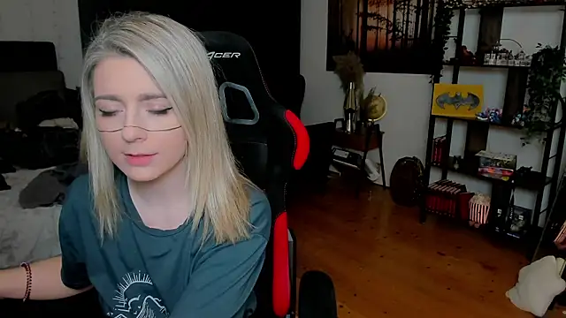 Lisaonthemoon online show from February 2026 08:10:01 PM