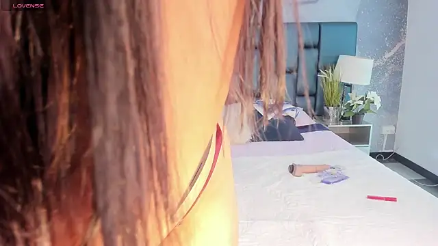 Nahomi Wild online show from March 2025 08:11:01 PM