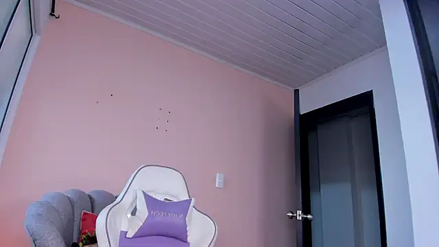 lili turner online show from December 2024 02:17:01 PM