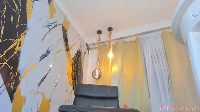 Brianna Stars online show from December 2024 12:01:01 AM