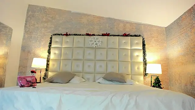 Lezy  online show from December 2025 07:32:01 PM