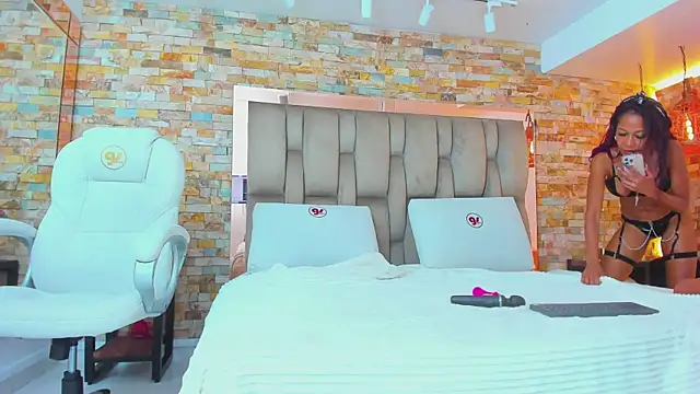 Snapshot of karla_dunn chatting on September 2025 08:44:01 PM karla dunn online show from September 2025 08:44:01 PM