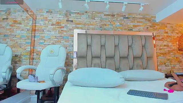 Snapshot of karla_dunn chatting on October 2025 09:01:01 PM karla dunn online show from October 2025 09:01:01 PM