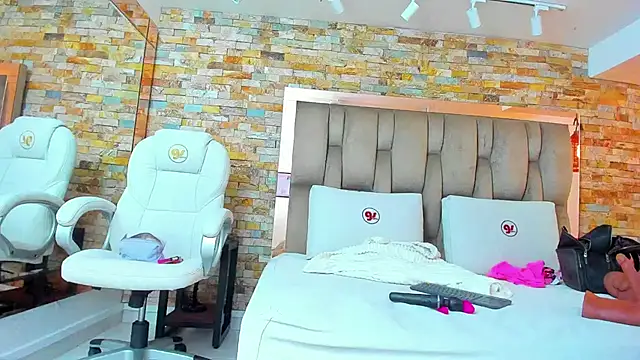 Snapshot of karla_dunn chatting on November 2025 08:29:02 PM karla dunn online show from November 2025 08:29:02 PM