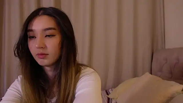 Sarasuo1 online show from December 2024 11:18:02 AM