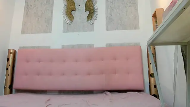 Cloeandtyfanny online show from January 2026 02:10:02 PM