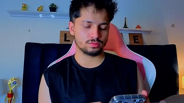 Issac james  online show from March 2026 03:42:02 AM