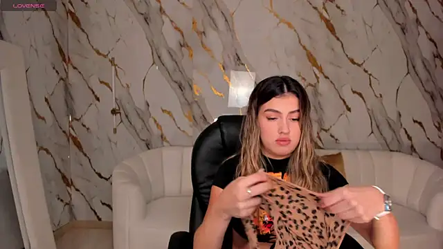 PaulinaSantos  online show from March 2025 07:17:02 PM