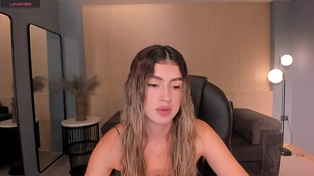 PaulinaSantos  online show from March 2025 07:44:02 PM