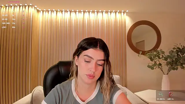 PaulinaSantos  online show from March 2025 07:25:01 PM