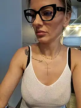 SweetMonicaUK online show from March 2025 01:01:01 PM