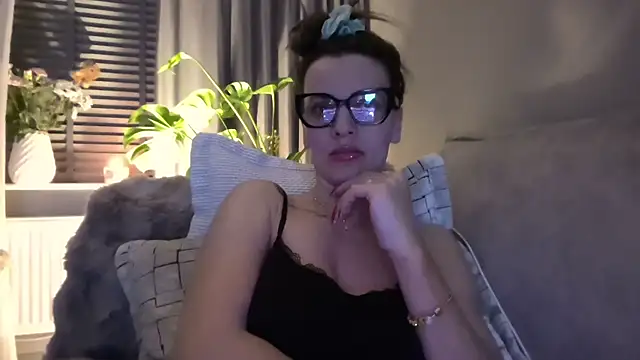 SweetMonicaUK online show from March 2026 09:51:01 PM