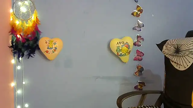 Black cat cutie online show from December 2024 03:45:02 AM