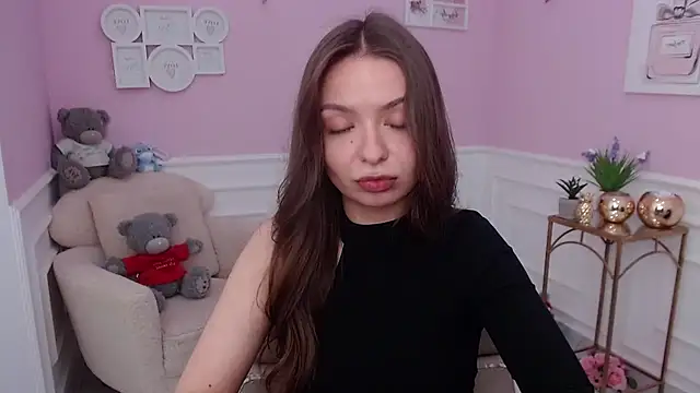 LucySkilar online show from September 2025 04:56:02 AM