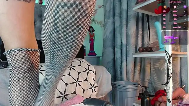 SaraMartins00 online show from December 2024 11:24:02 PM