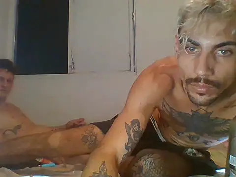 PitbullDiablo1 online show from November 2025 11:15:01 PM