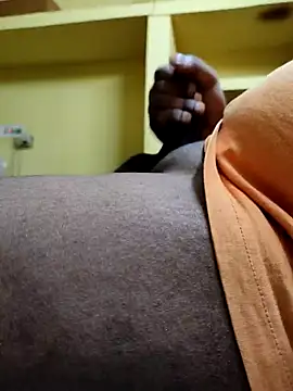 Snapshot of Brown_Munda047 chatting on October 2025 06:27:02 PM Brown Munda047 online show from October 2025 06:27:02 PM