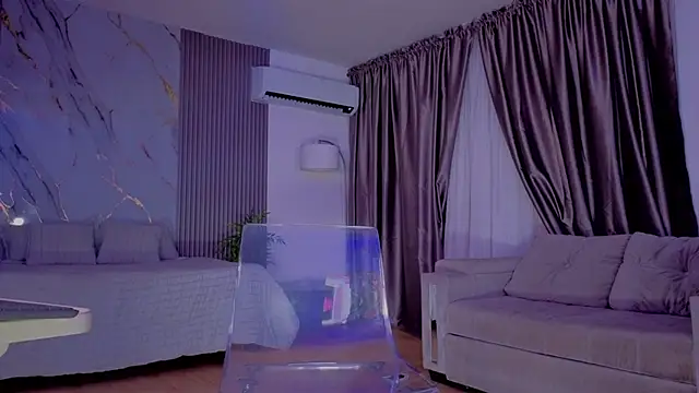 HannaByron online show from November 2025 02:21:01 AM