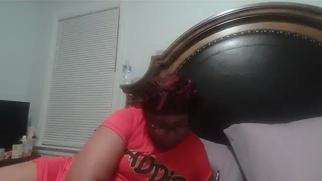 Snapshot of ebonyred chatting on February 2026 02:40:02 AM ebonyred online show from February 2026 02:40:02 AM