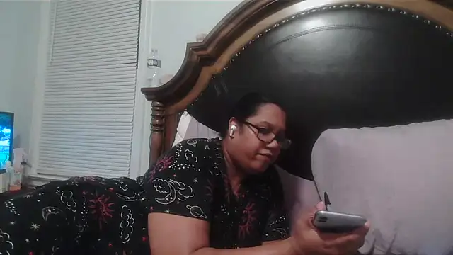 Snapshot of ebonyred chatting on February 2026 02:20:02 AM ebonyred online show from February 2026 02:20:02 AM