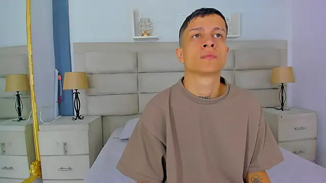 AgarEvans online show from November 2025 04:04:01 AM