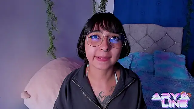 arysUwU online show from March 2025 06:54:02 AM