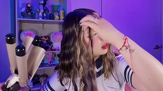 EmilyMiller  online show from October 2025 05:26:02 PM