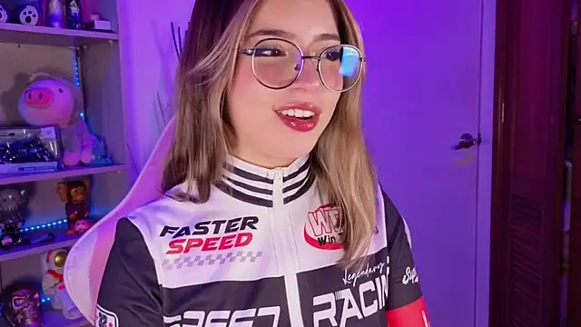 EmilyMiller  online show from April 2026 03:13:01 PM