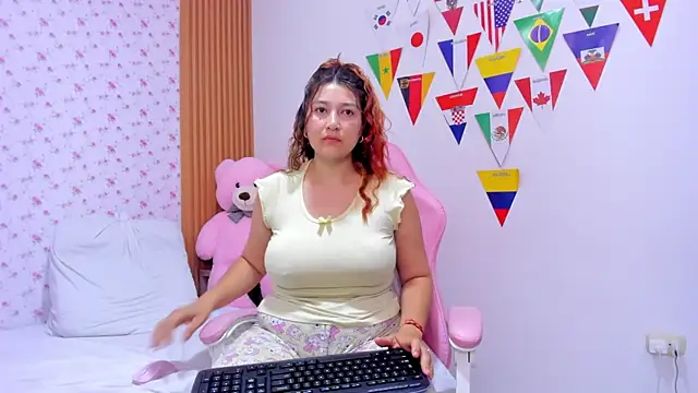 Snapshot of Soyqueen chatting on July 2026 05:56:01 AM Soyqueen online show from July 2026 05:56:01 AM