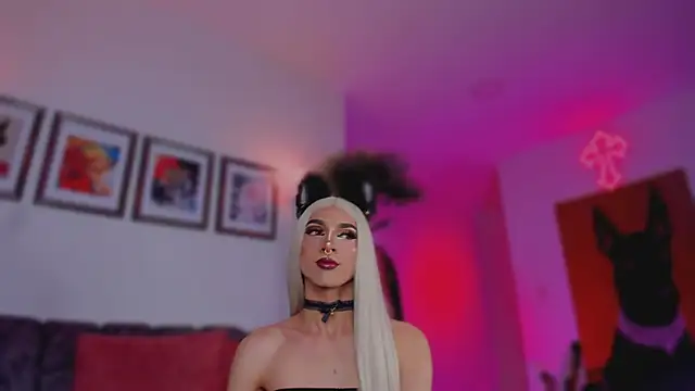 Taylor  foxxx online show from October 2025 05:30:01 AM